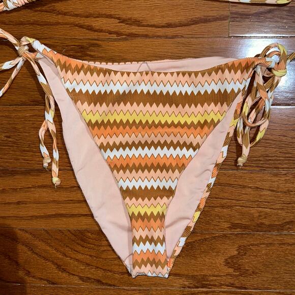 Dippin Daisys Mia Tie Side Cheeky Halter Zig Zag Stripe Bikini Set Size Large - Picture 6 of 16